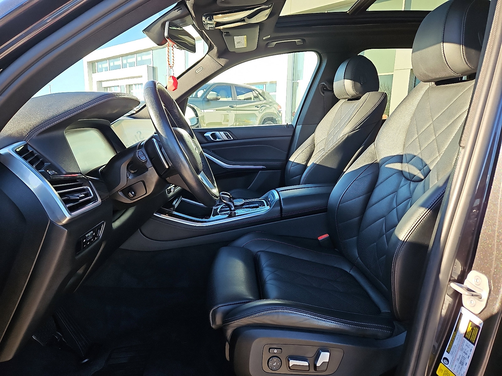 Used 2023 BMW X5 sDrive40i w/ Climate Comfort Package image 11