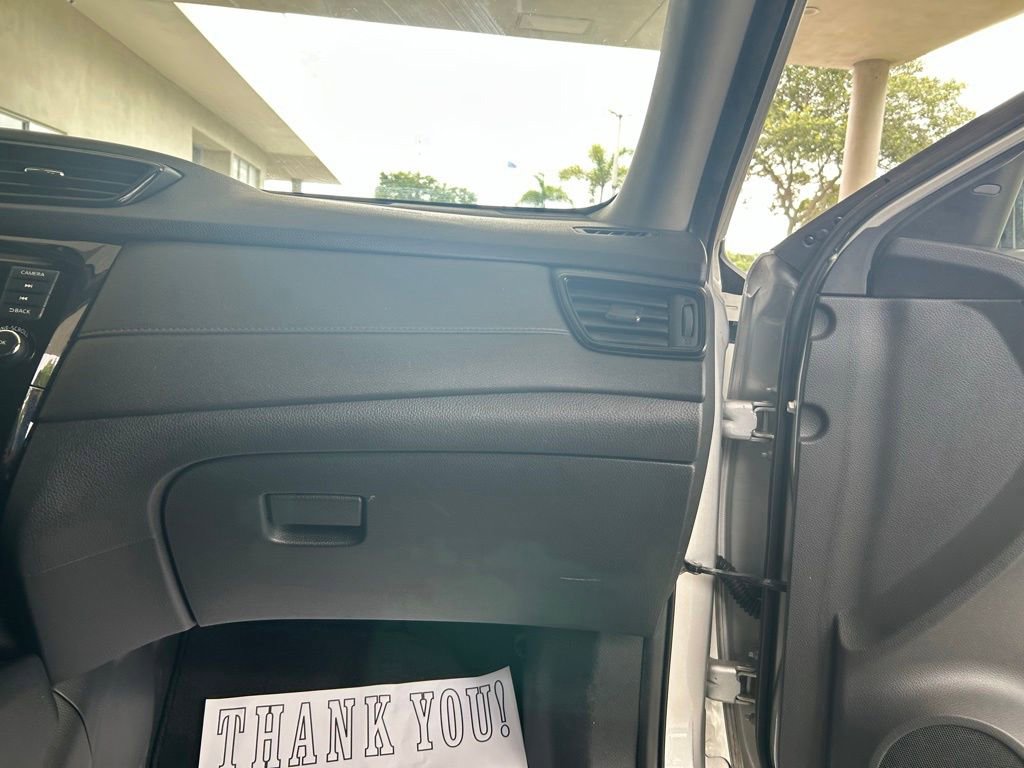 Used 2018 Nissan Rogue SV FWD image 23