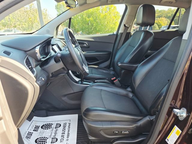 Used 2021 Chevrolet Trax LT w/ LT Convenience Package FWD image 11