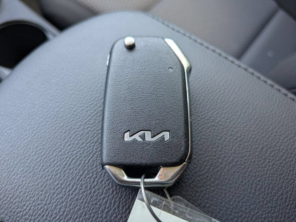 Used 2023 Kia Soul LX w/ LX Technology Package FWD image 26
