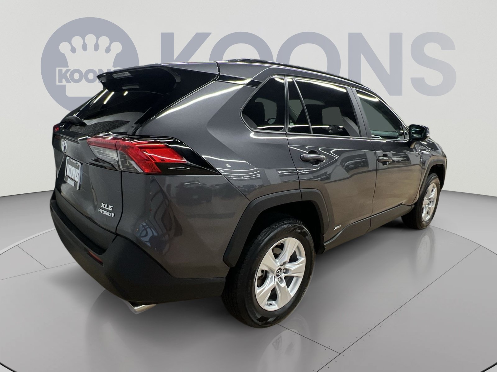 Used 2019 Toyota RAV4 XLE w/ Carpet Mat Package AWD/4WD image 4