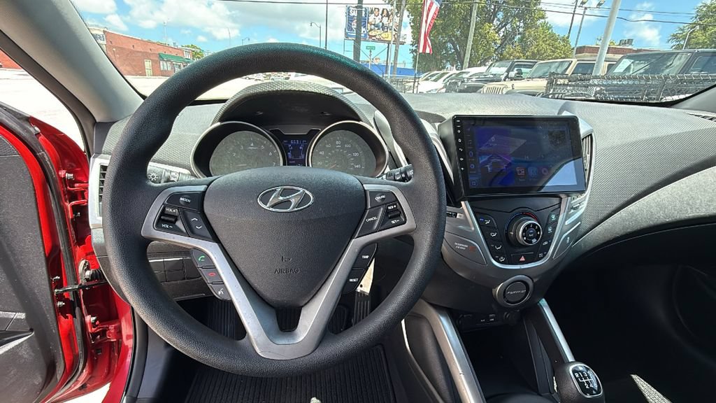 Used 2016 Hyundai Veloster FWD image 25