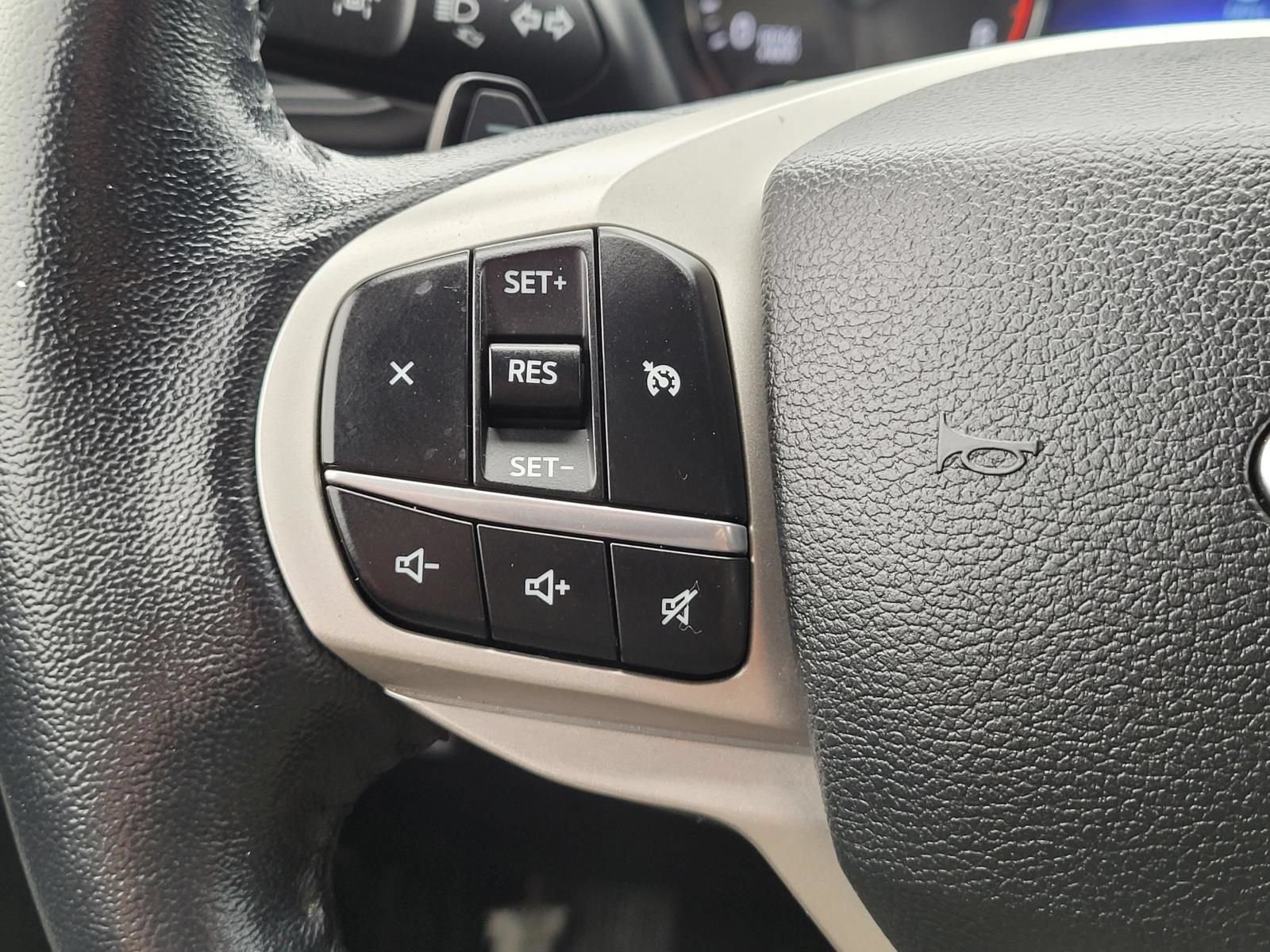Used 2020 Ford Explorer XLT RWD image 33