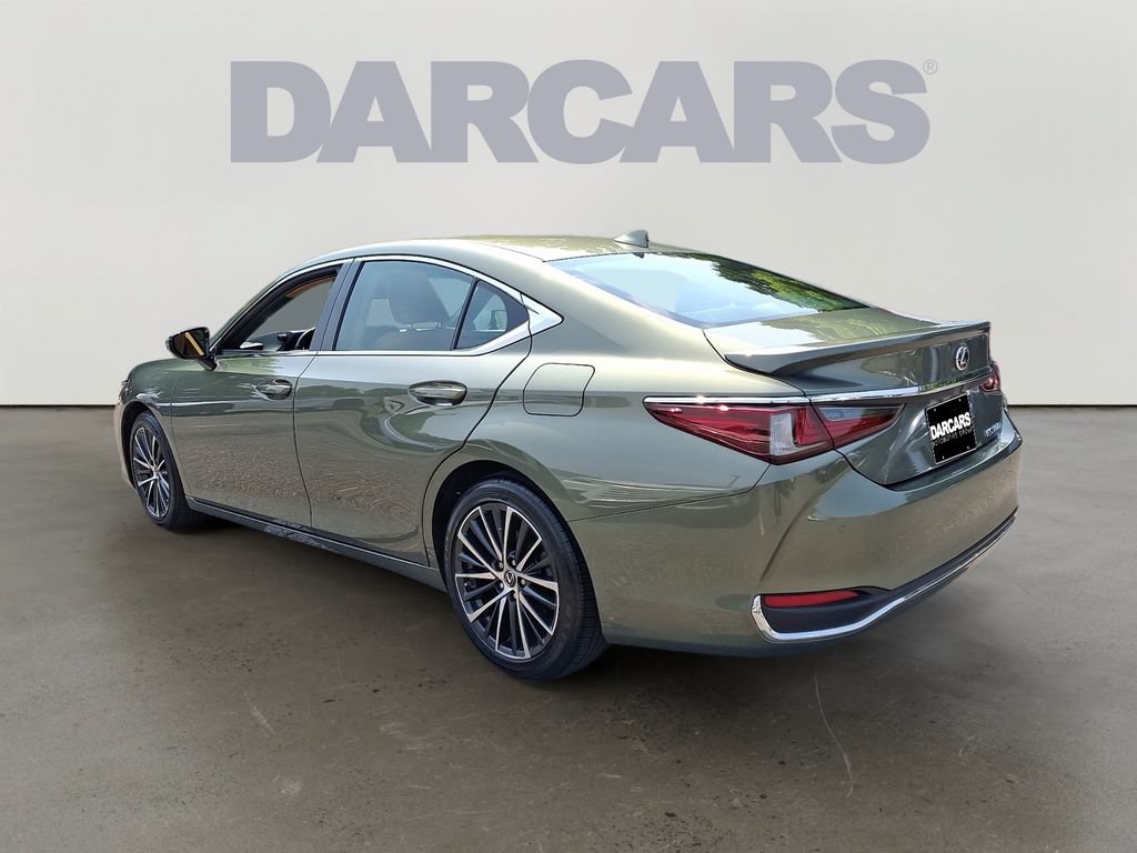 Used 2025 Lexus ES 300h w/ Premium Package FWD image 4