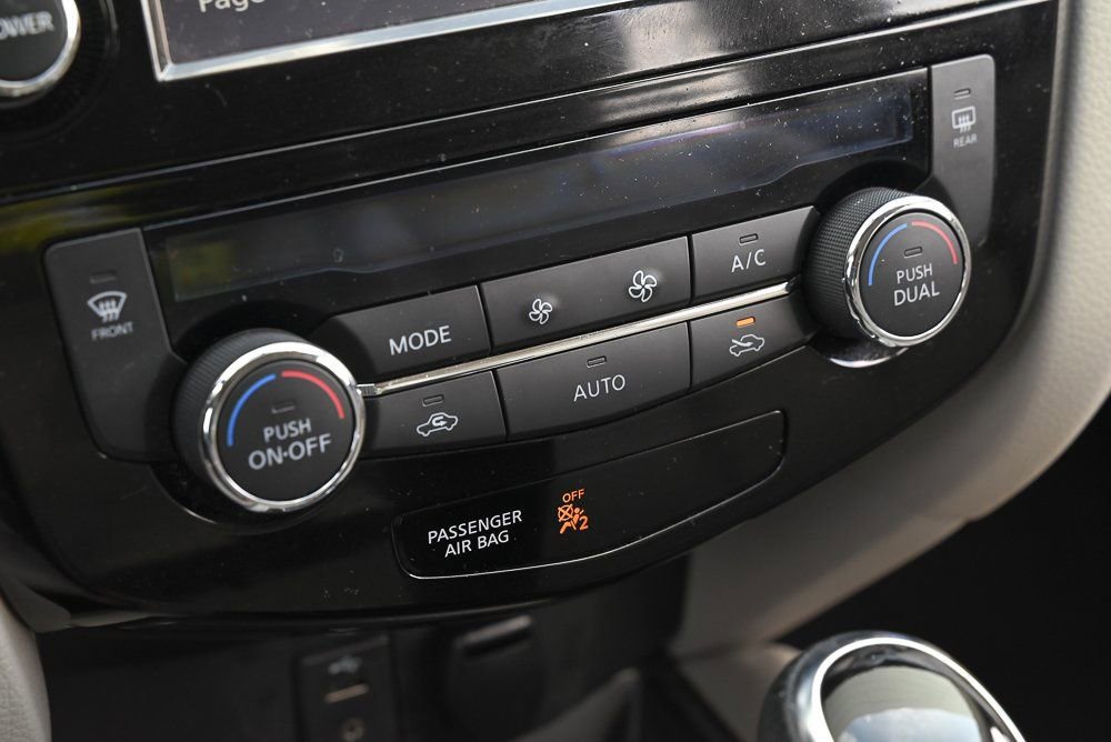 Used 2018 Nissan Rogue Sport SL image 31