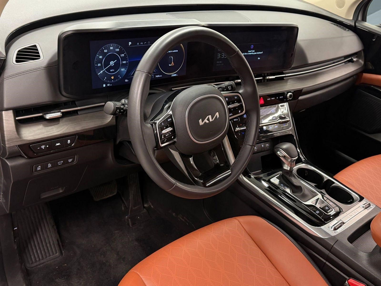 Used 2024 Kia Carnival SX image 3