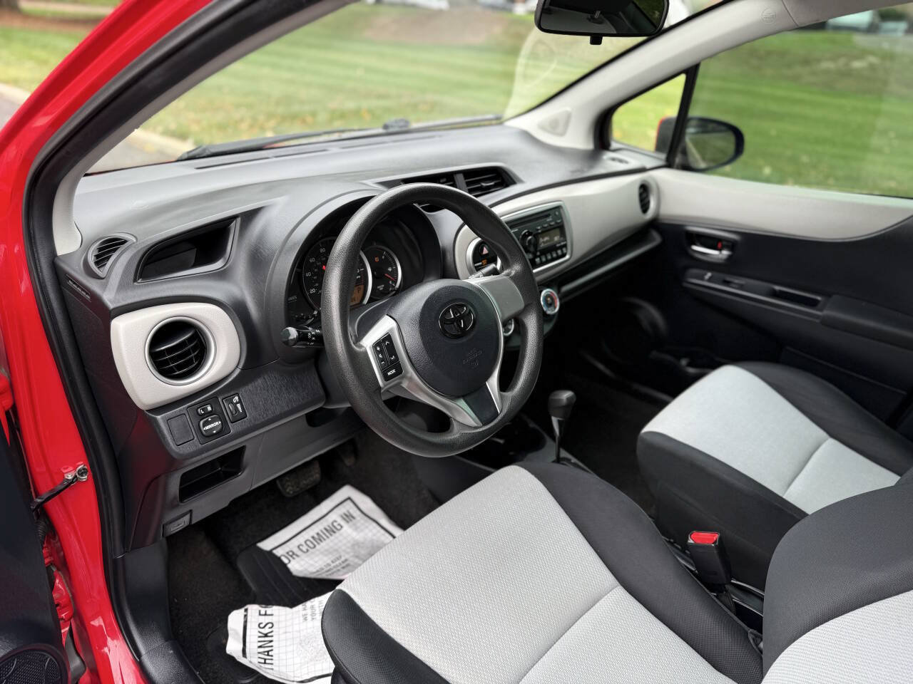 Used 2014 Toyota Yaris LE FWD image 10