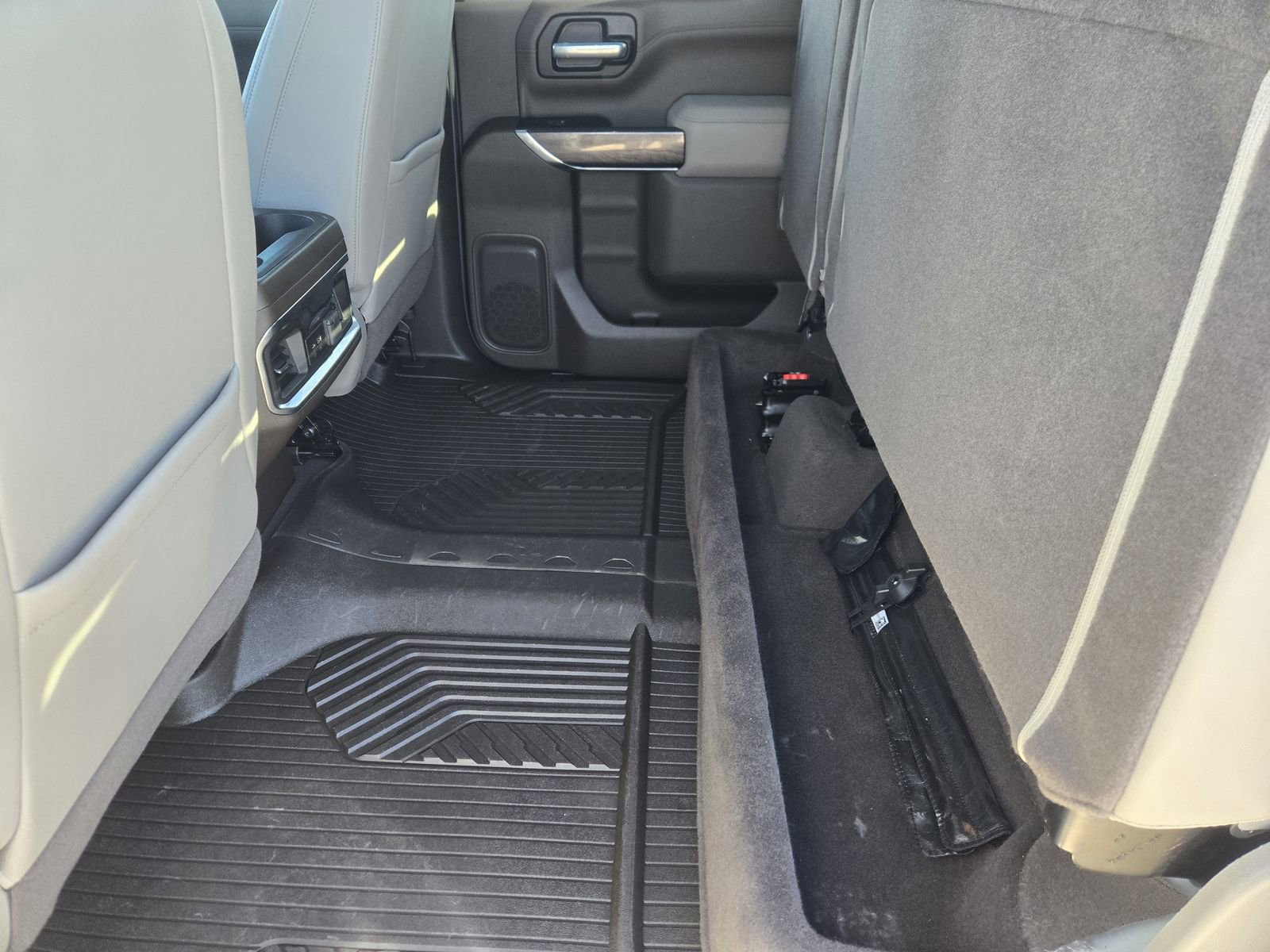 Used 2022 Chevrolet Silverado 1500 LTZ w/ LTZ Premium Package image 33