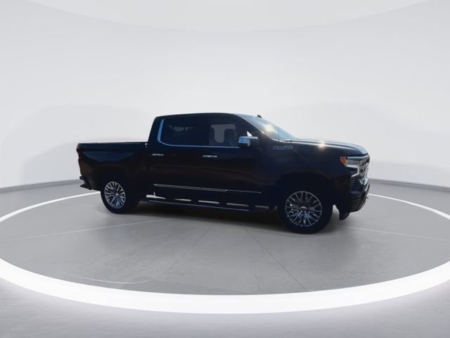 Used 2022 Chevrolet Silverado 1500 High Country w/ High Country Premium Package image 2