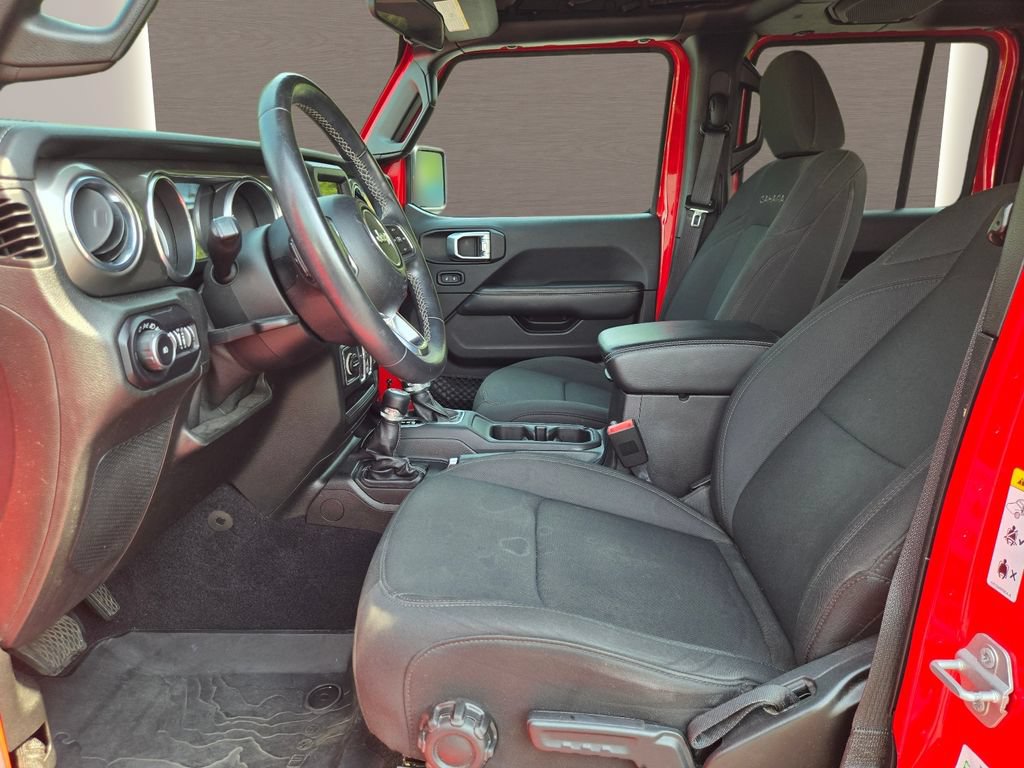 Used 2018 Jeep Wrangler Unlimited Sahara AWD/4WD image 21