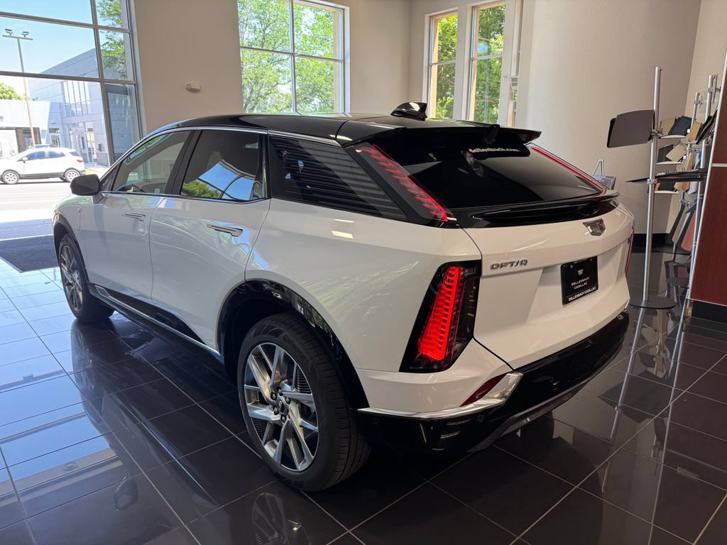 New 2027 Cadillac Optiq Premium Luxury w/ LPO, Floor Liner Package AWD/4WD image 5