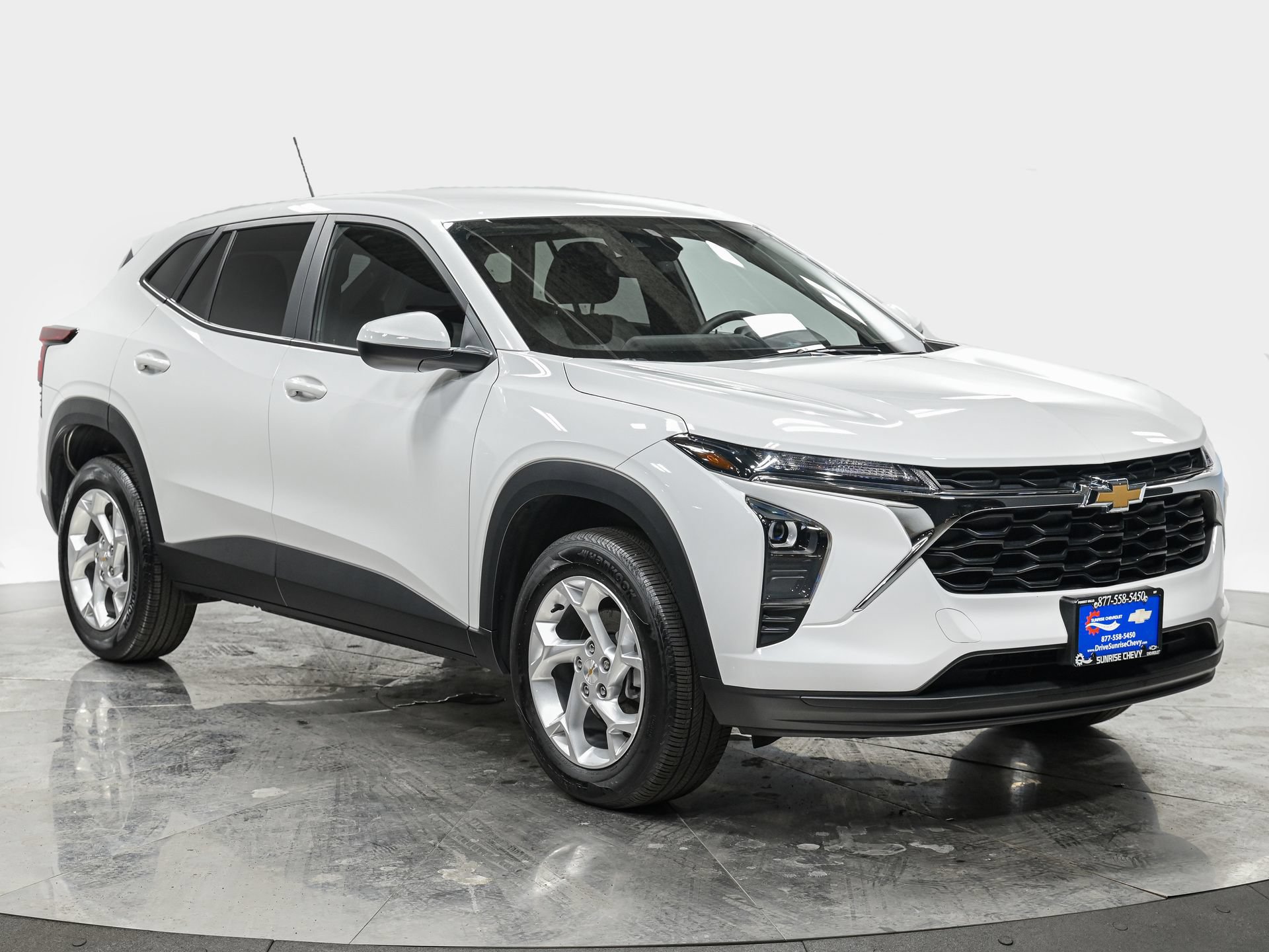Used 2026 Chevrolet Trax LS w/ LS Convenience Package FWD image 9