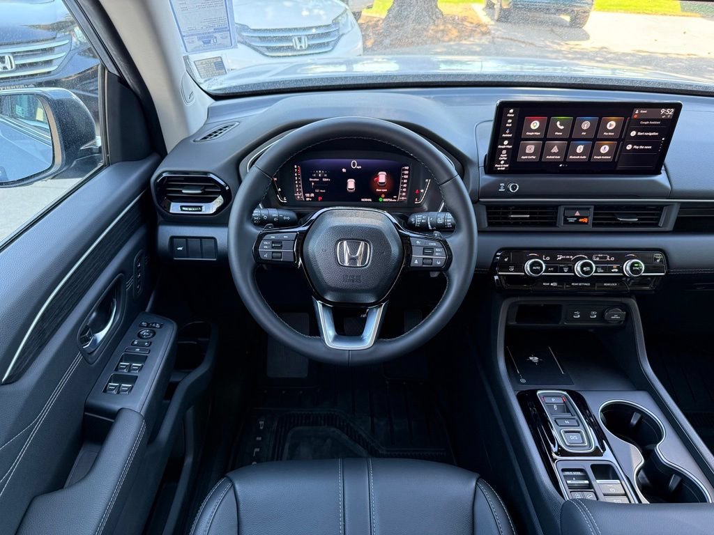 Certified 2026 Honda Pilot Touring image 2