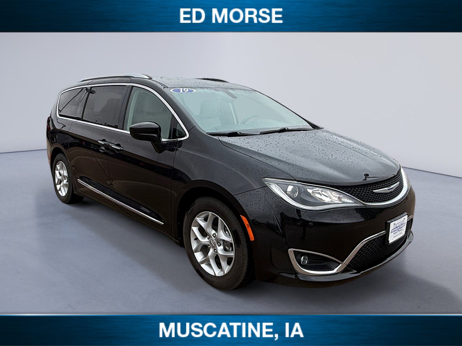 Used 2019 Chrysler Pacifica Touring-L Plus w/ Tire & Wheel Group FWD image 7