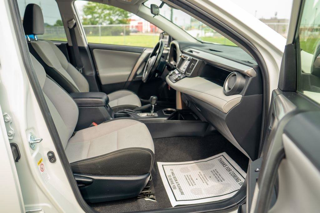 Used 2018 Toyota RAV4 XLE FWD image 20