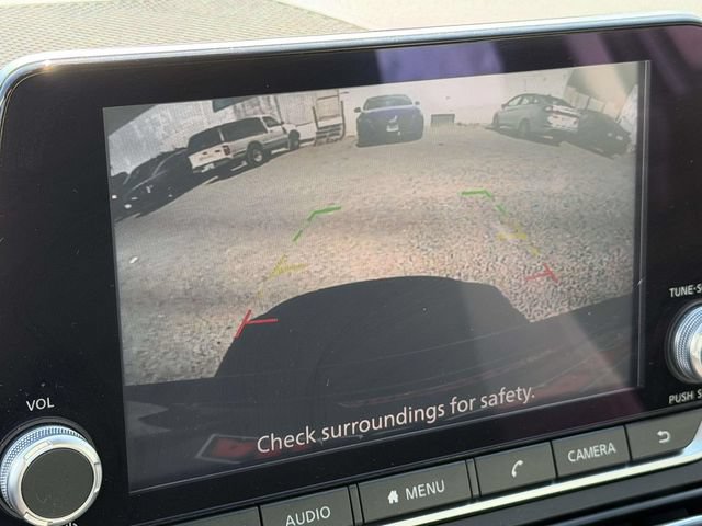 Used 2024 Nissan Altima 2.5 SV FWD image 2