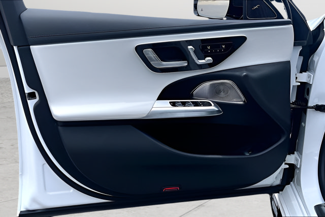 New 2026 Mercedes-Benz E 53 AMG e 4MATIC Sedan image 13
