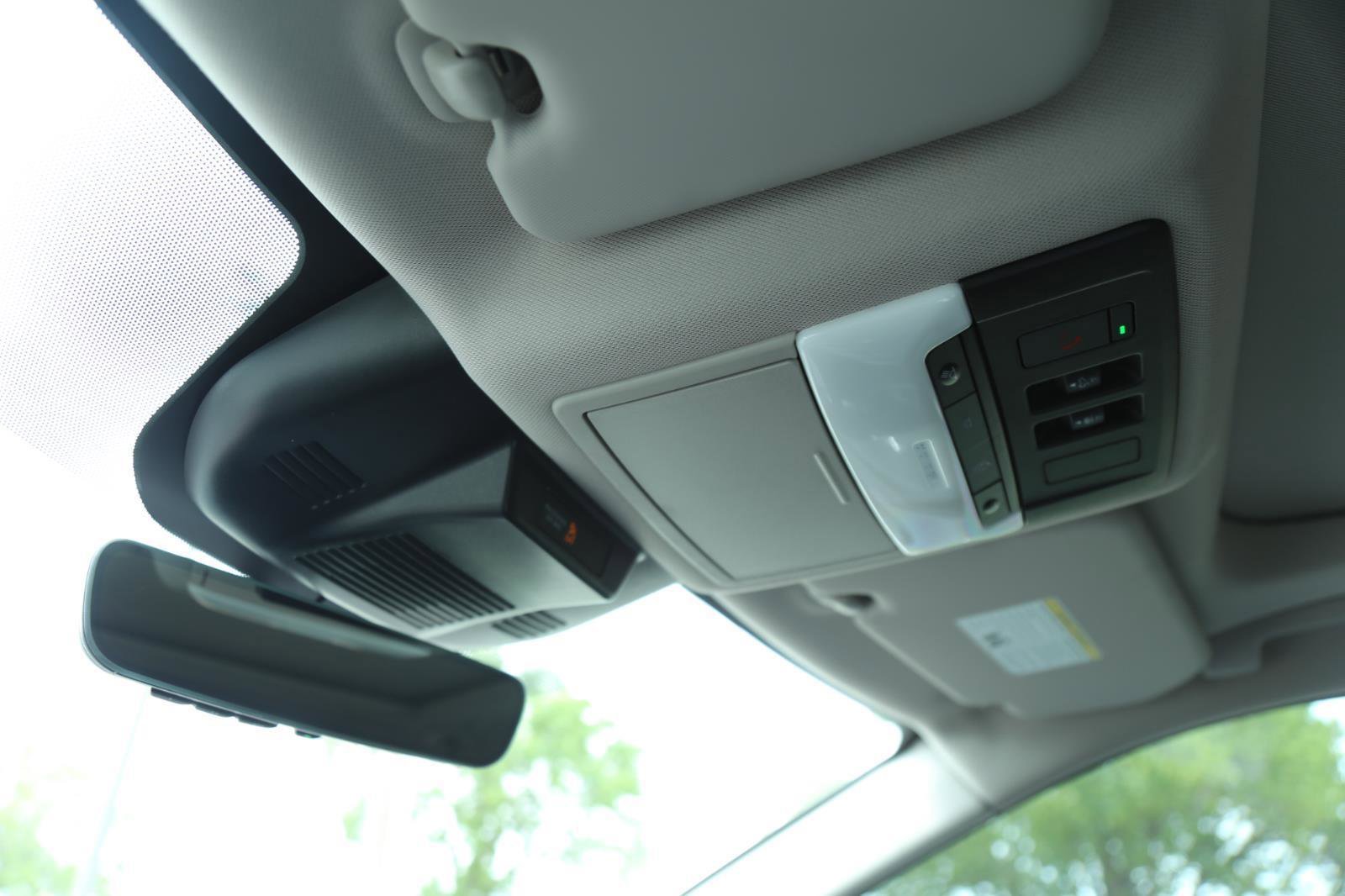 Used 2023 Nissan Rogue SL w/ SL Premium Package image 19