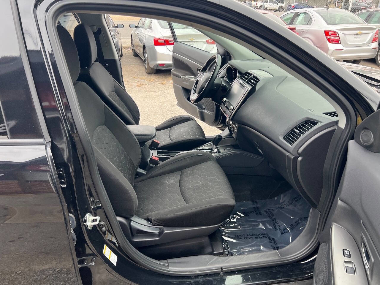 Used 2021 Mitsubishi Outlander Sport SE image 18