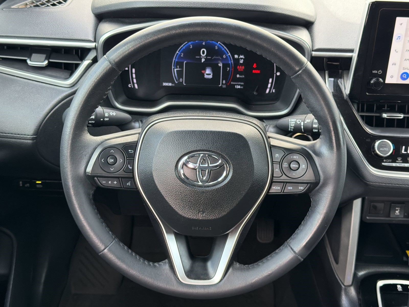 Used 2023 Toyota Corolla Cross XLE FWD image 11