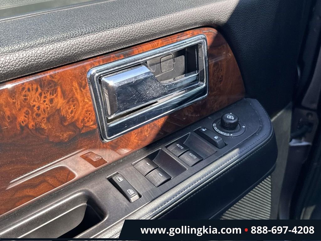 Used 2015 Lincoln Navigator L 4WD image 17