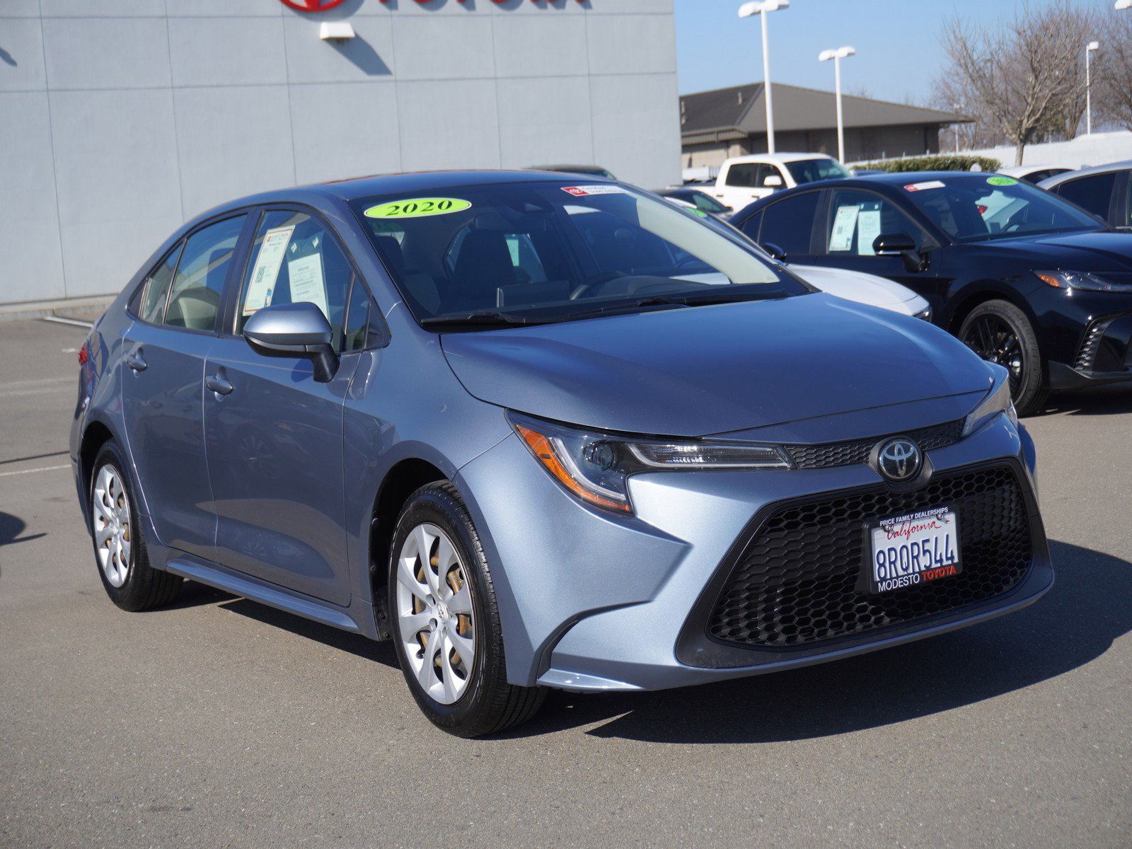 Used 2020 Toyota Corolla LE image 1