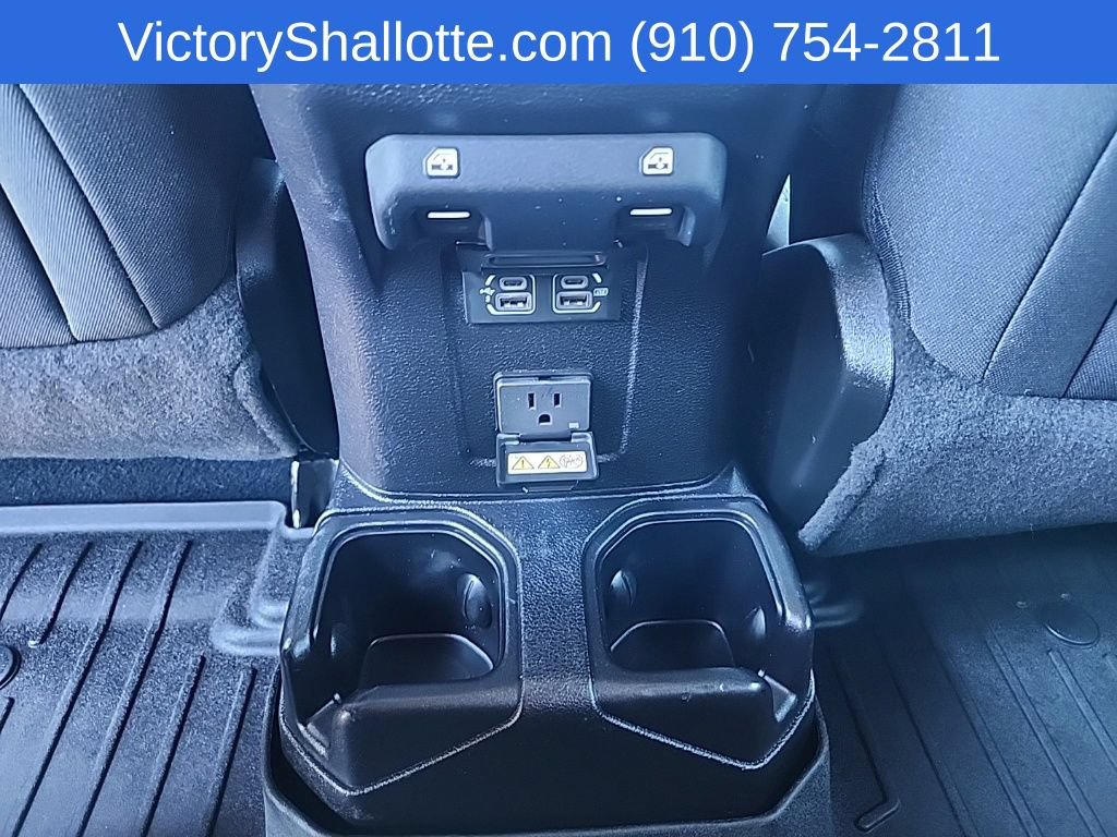 Used 2018 Jeep Wrangler Unlimited Sahara AWD/4WD image 25