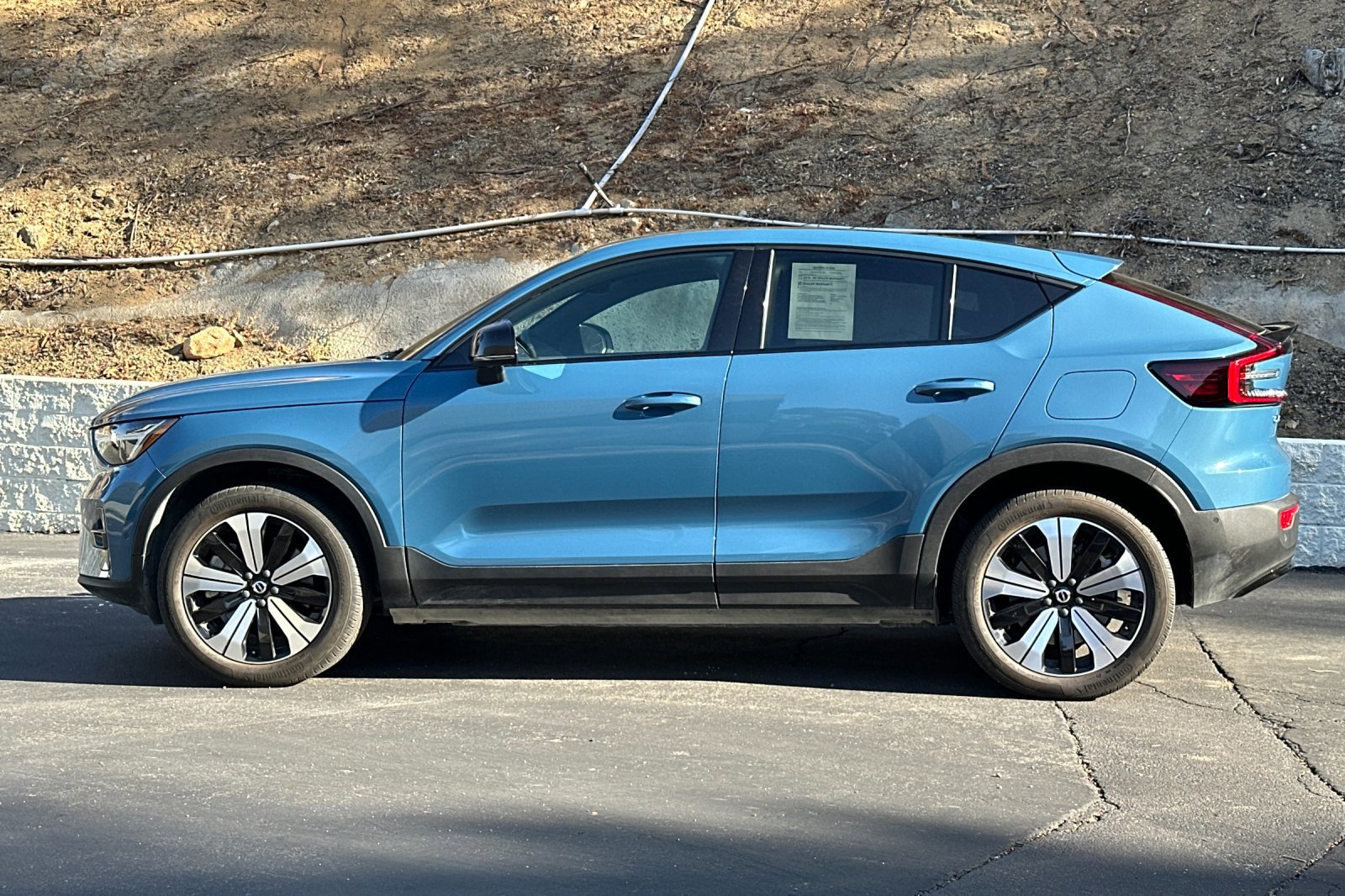 Certified 2023 Volvo C40 P8 Recharge Plus w/ Climate Package image 8