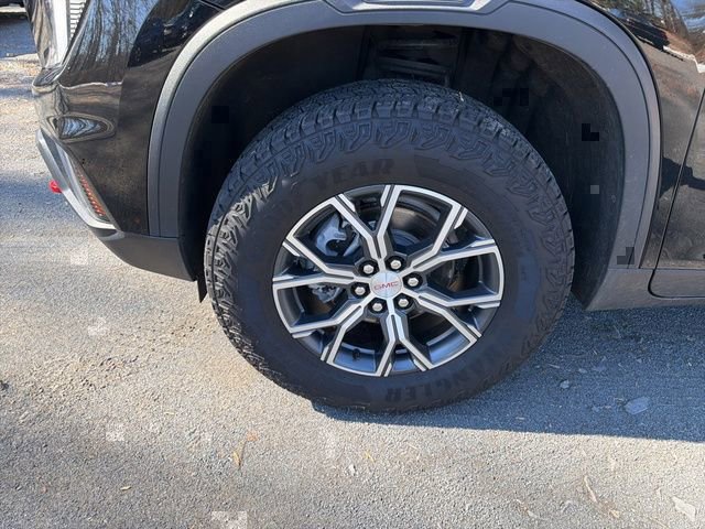 Used 2024 GMC Acadia AT4 w/ Luxury Package image 5