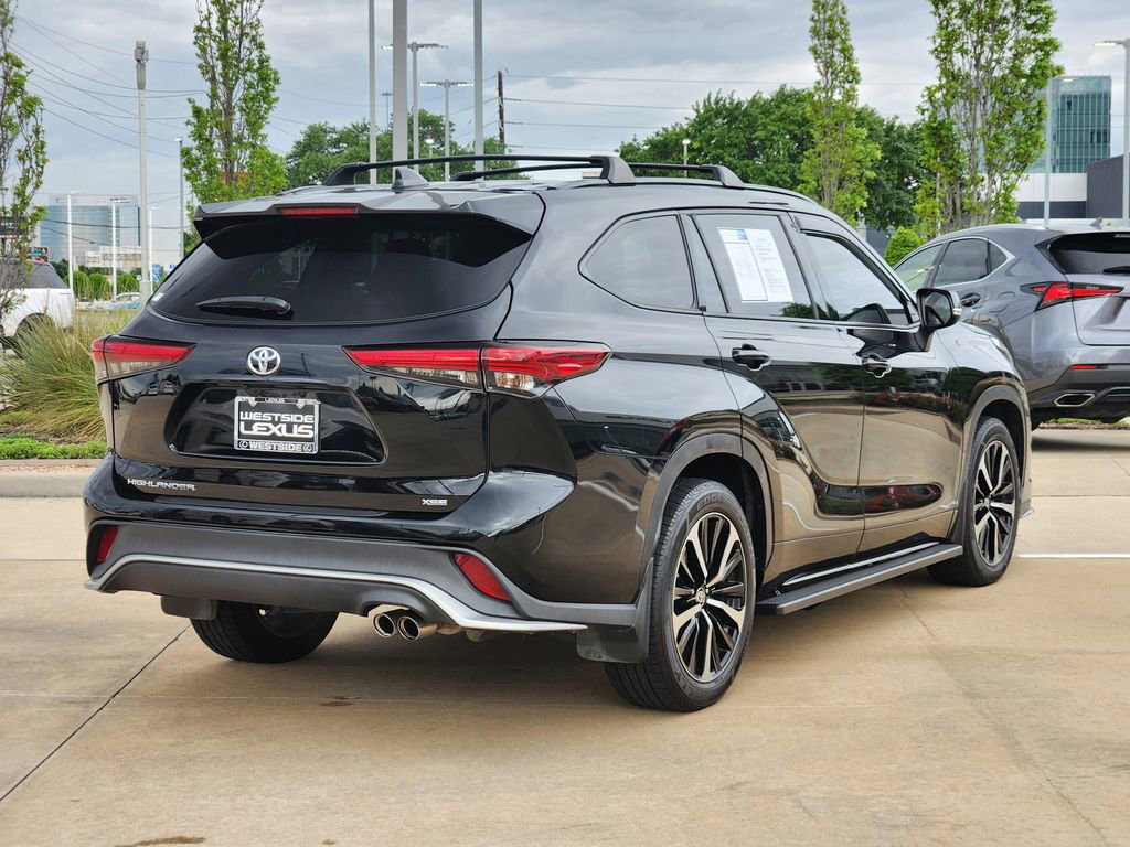 Used 2021 Toyota Highlander XSE FWD image 7