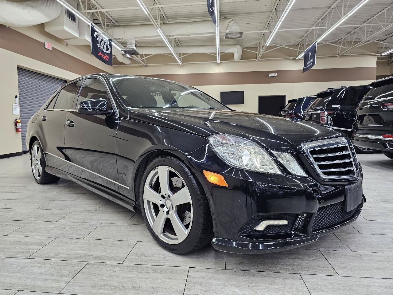 Used 2011 Mercedes-Benz E 350 Sedan w/ Premium 2 Pkg image 4
