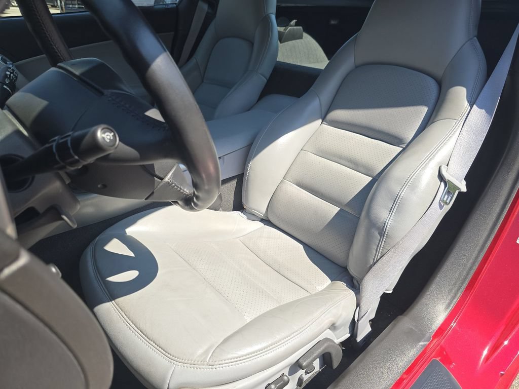 Used 2005 Chevrolet Corvette Coupe w/ Preferred Equipment Group RWD image 18