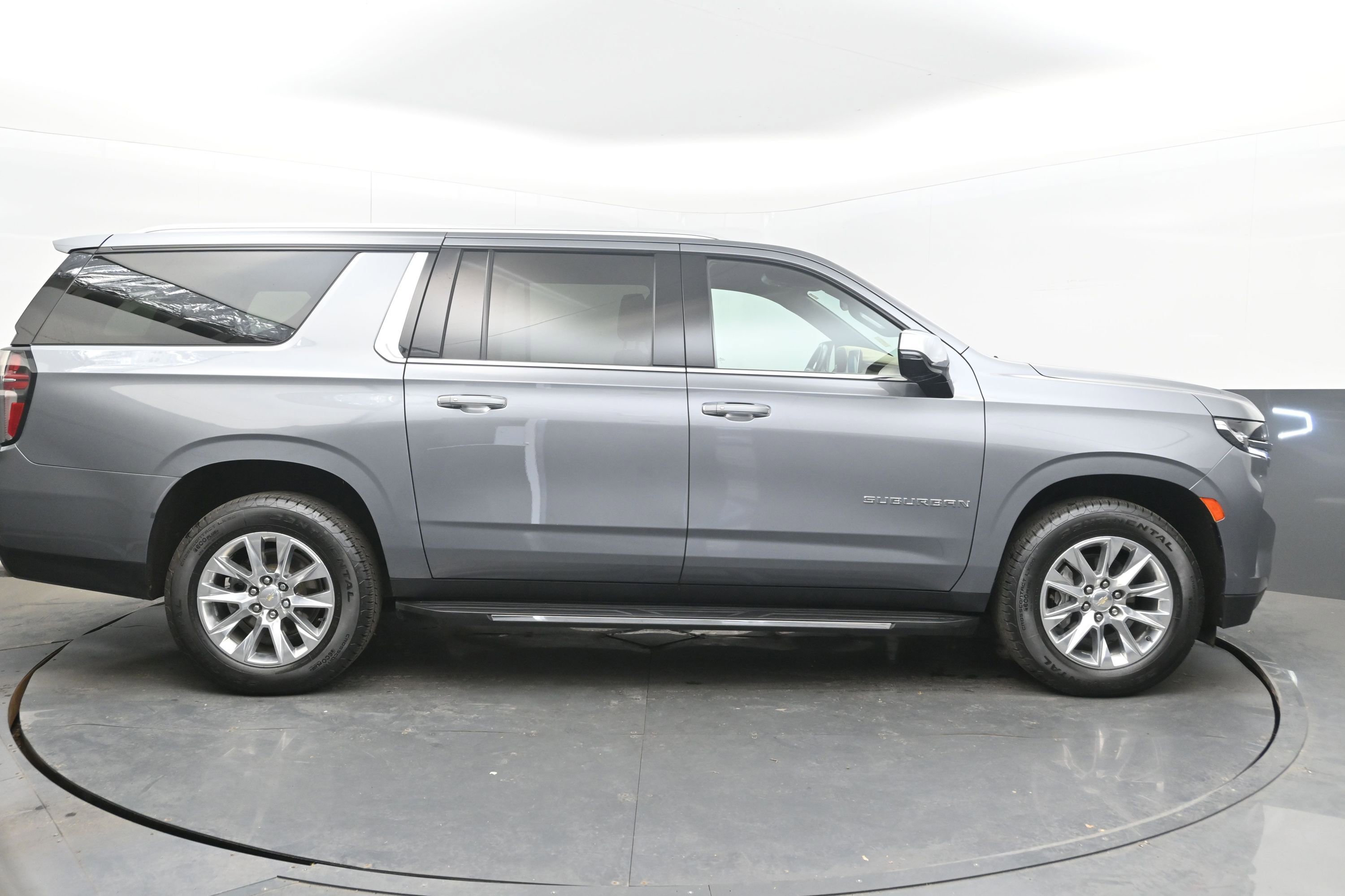 Used 2021 Chevrolet Suburban Premier image 10