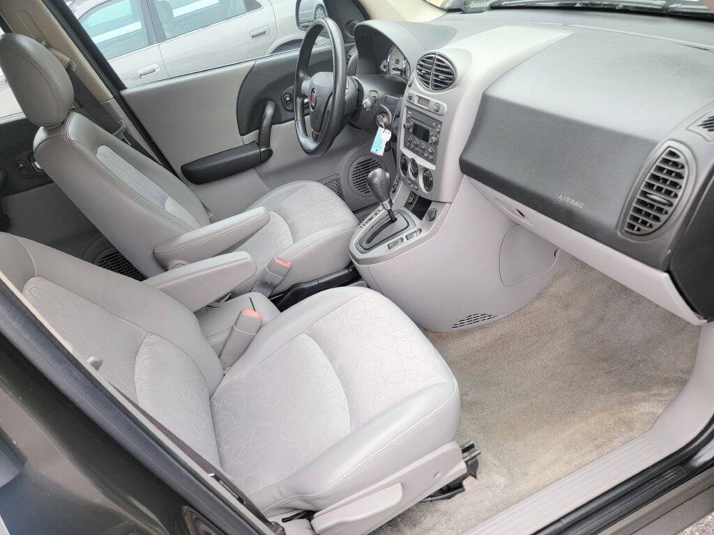 Used 2004 Saturn Vue 2WD V6 w/ Safe & Sound Pkg image 20
