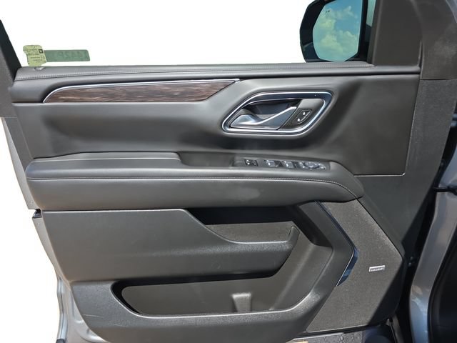 Used 2024 Chevrolet Tahoe Z71 w/ Luxury Package AWD/4WD image 11