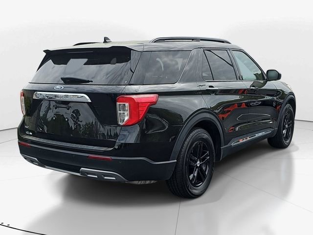 Used 2023 Ford Explorer XLT w/ Equipment Group 202A image 4