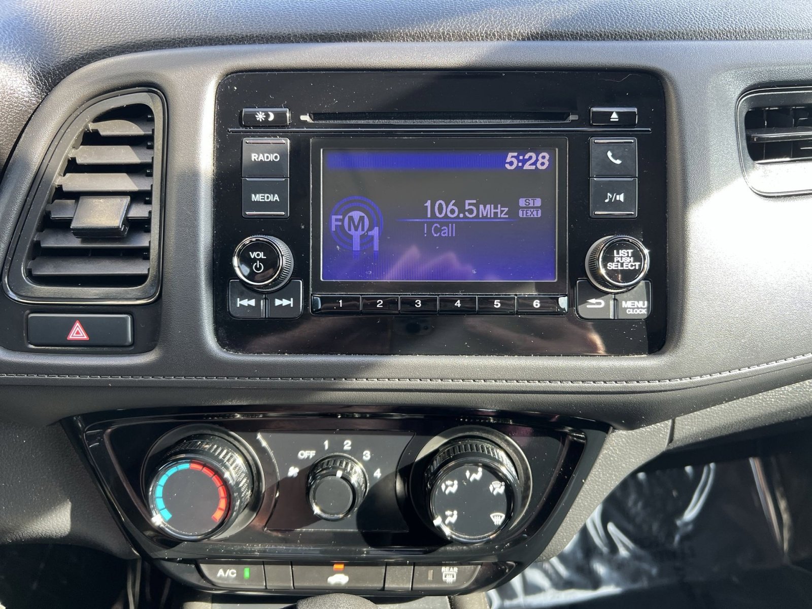Used 2022 Honda HR-V LX image 17