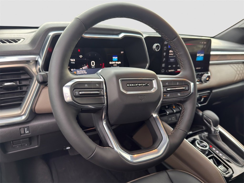 Used 2026 GMC Canyon Denali image 7