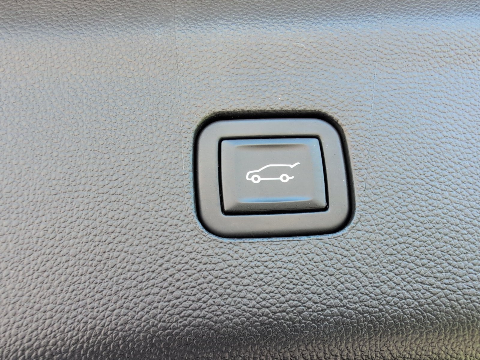 Used 2023 Buick Enclave Premium w/ Experience Buick Package FWD image 6