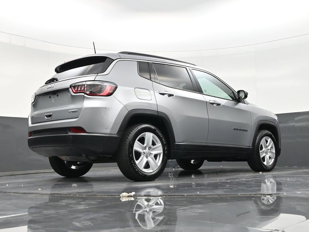 Used 2022 Jeep Compass Latitude FWD image 25