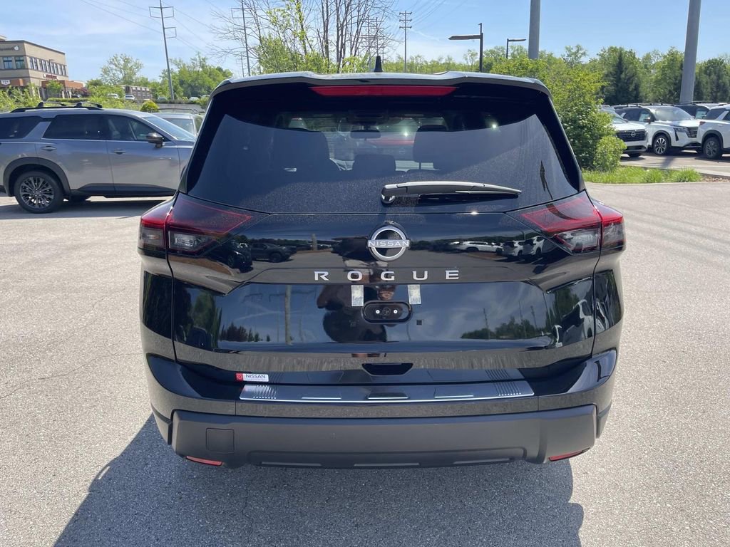 New 2026 Nissan Rogue SV FWD image 4