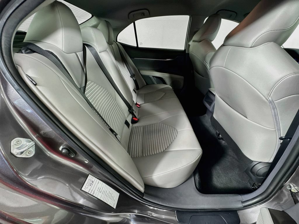 Used 2022 Toyota Camry SE FWD image 31