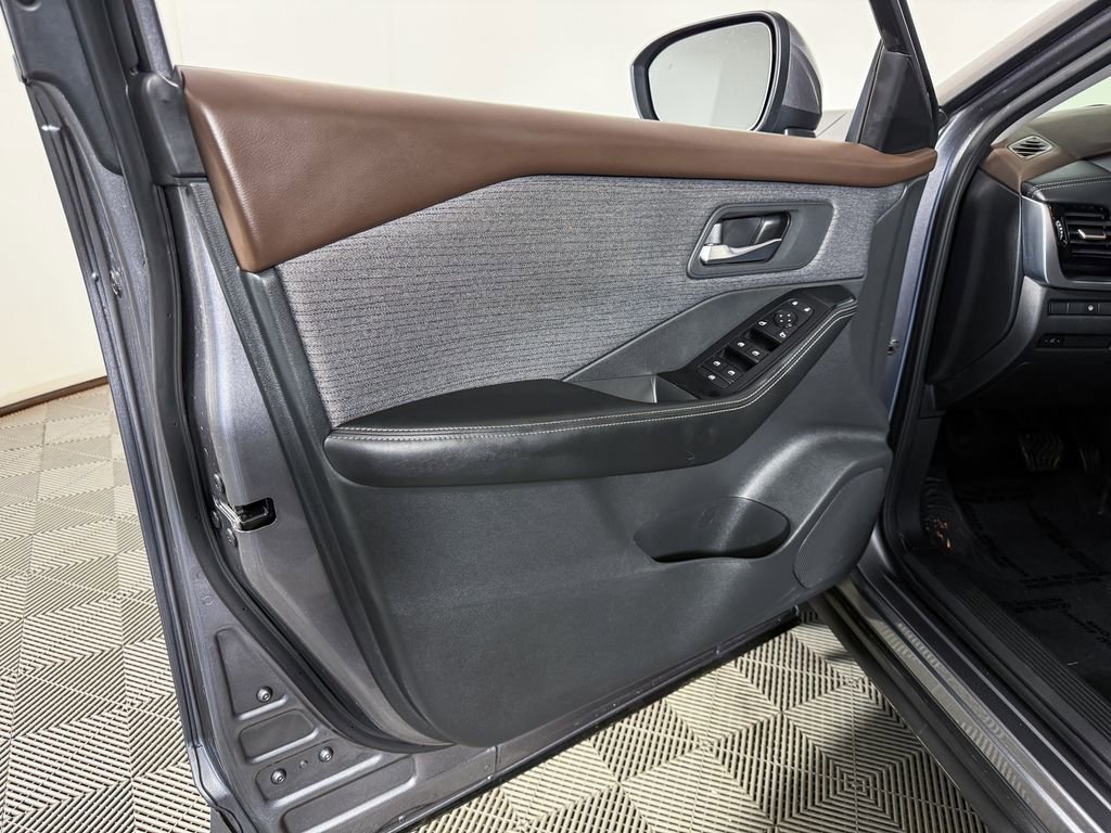 Certified 2022 Nissan Rogue SV image 37