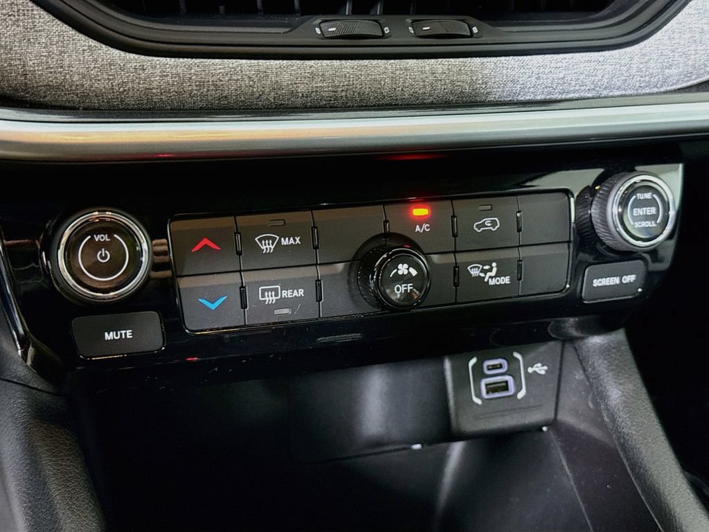 Used 2022 Jeep Compass Latitude AWD/4WD image 8