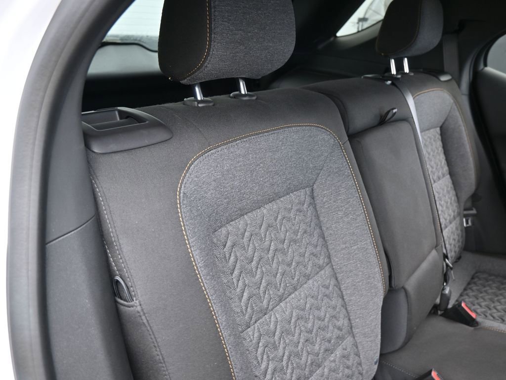 Used 2023 Chevrolet Equinox LT image 42
