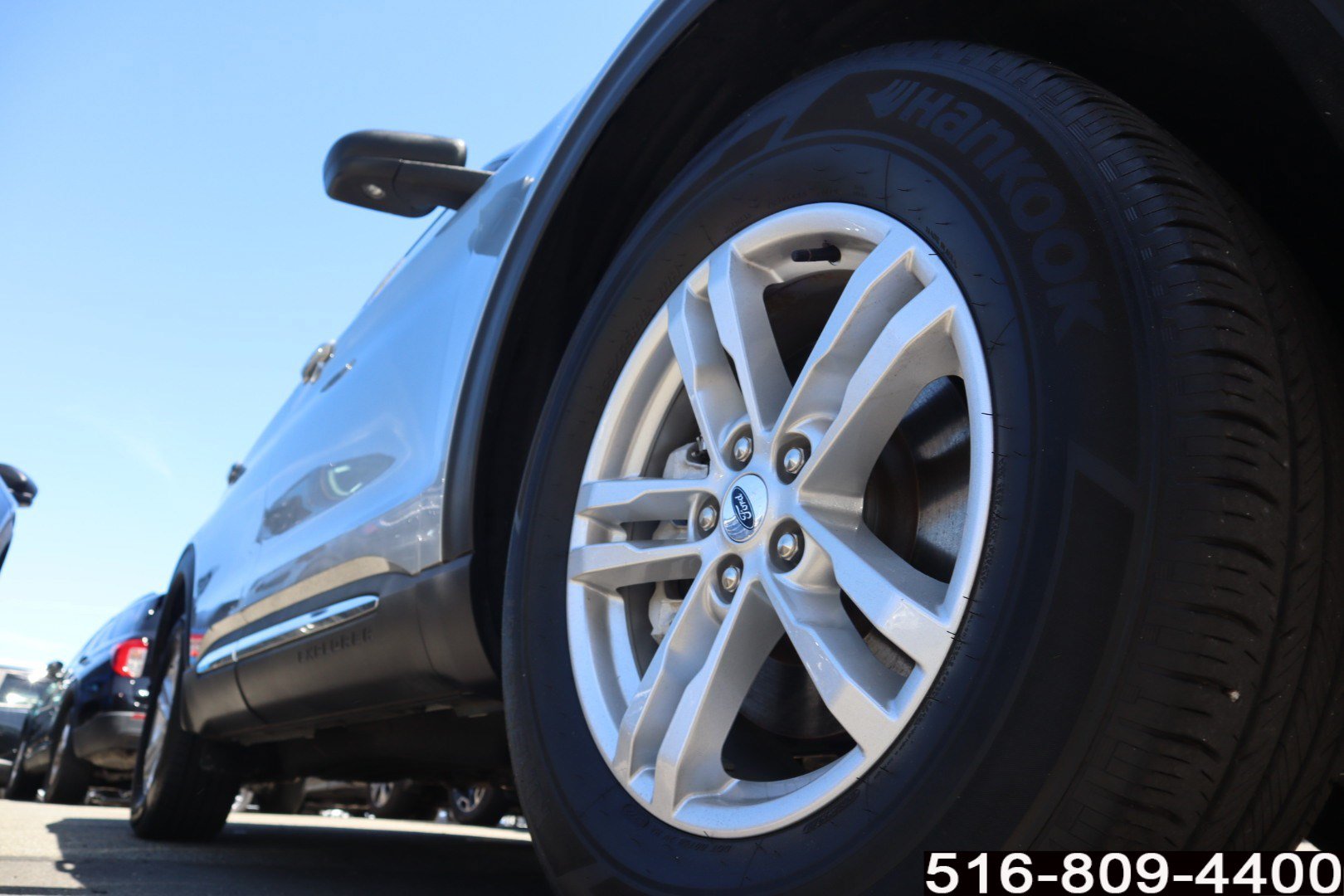 Used 2023 Ford Explorer XLT AWD/4WD image 8