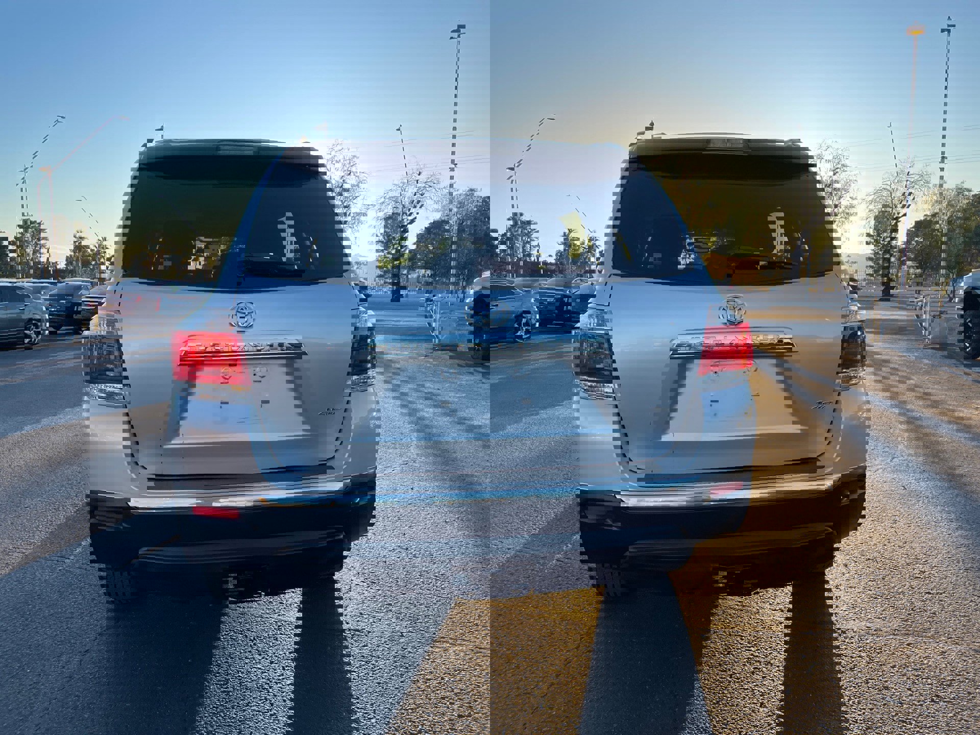 Used 2012 Toyota Highlander Limited image 4