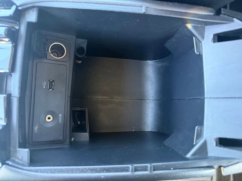 Used 2014 Ford Fusion SE FWD image 30