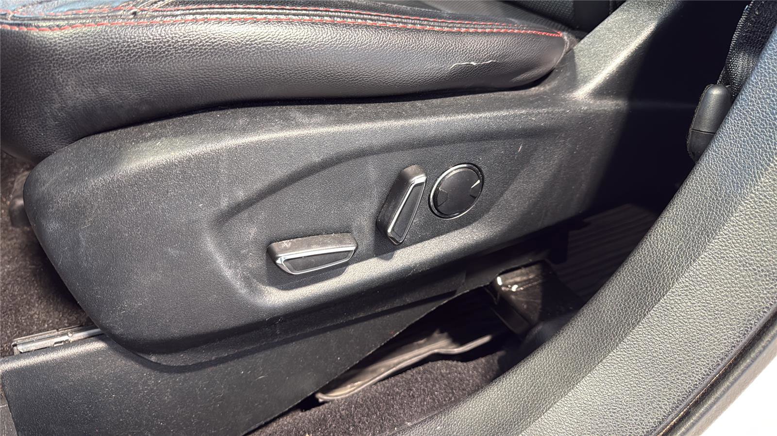 Used 2018 Ford Explorer Sport w/ Equipment Group 401A image 21