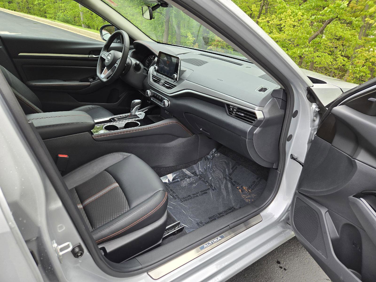 Used 2025 Nissan Altima 2.5 SR FWD image 22